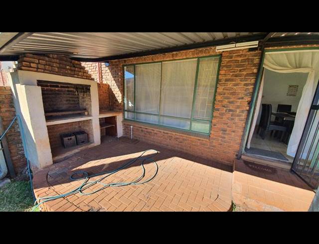 3 BEDROOM APARTMENT FOR SALE IN THE ORCHARDS